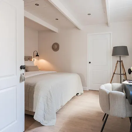 Chez Lindy Country B&B